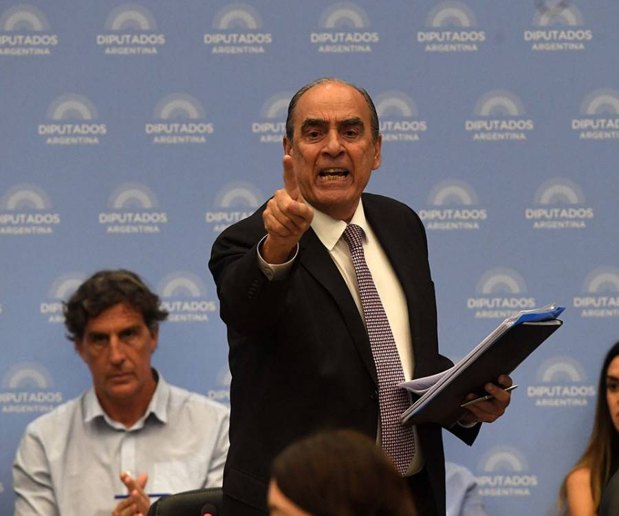 El gobierno dilata el tratamiento de la Ley Bases y reconoce que es «un hueso duro de roer»