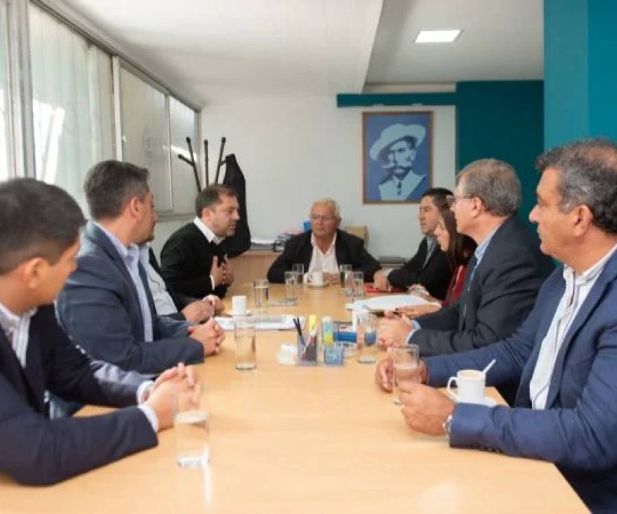Comisión de Transporte del Senado se reunió con el ministro por la creación de la empresa estatal