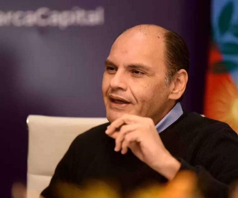 Saadi reafirmó que los becados continuarán cobrando el aguinaldo