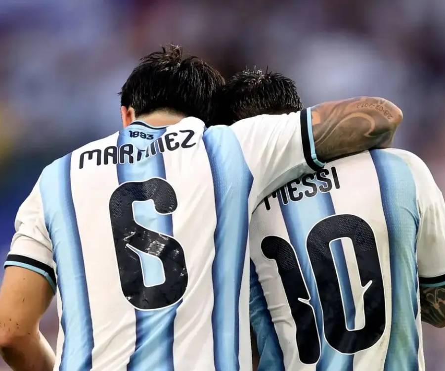 Messi y Lisandro Martínez, los únicos argentinos en el 11 ideal de la FIFA