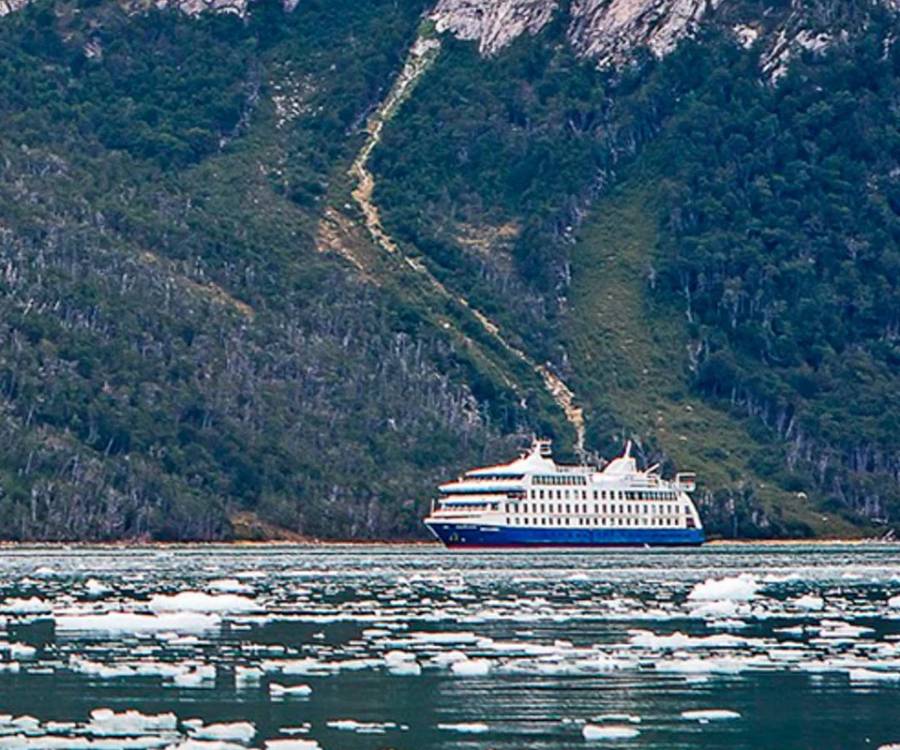 En crucero por la Patagonia, un viaje fascinante surcando el fin del mundo