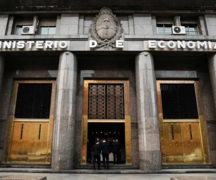 Economía evalúa usar un fondo de la ANSES para impulsar créditos hipotecarios