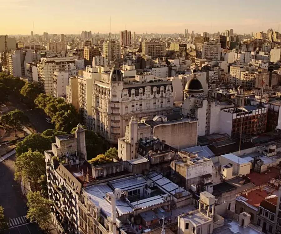 Las ventas de propiedades cayeron 9% en julio y el crédito hipotecario se hundió 31%: las causas del enfriamiento