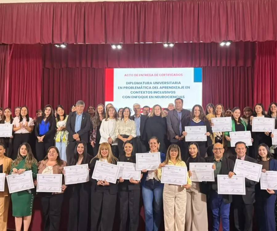 La Capital fortalece la formación docente con diplomaturas en lectura crítica y educación inclusiva