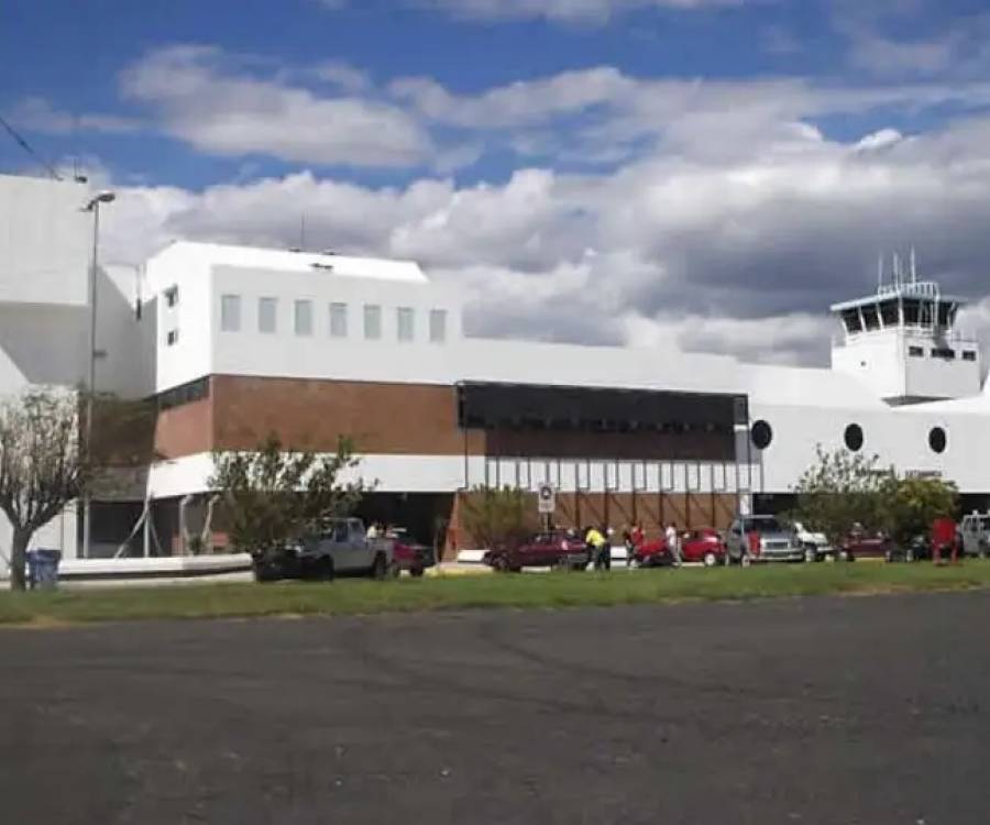 Prevén ampliar y renovar el Aeropuerto Felipe Varela