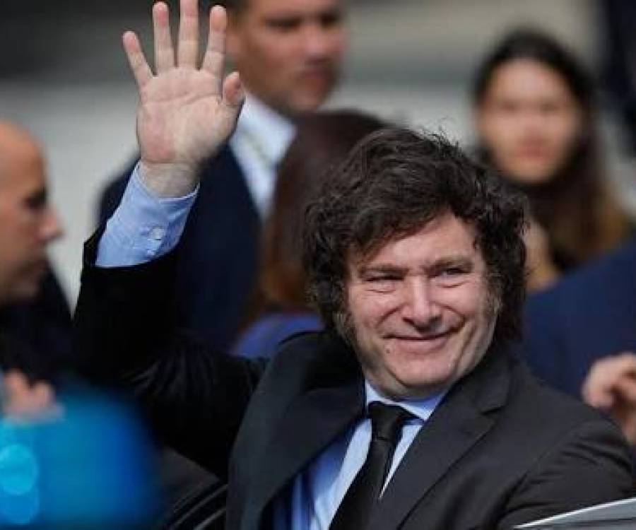 Otro viaje más, Milei vuelve a España