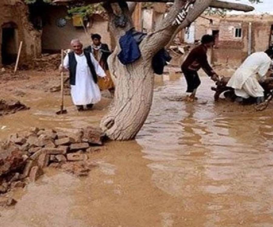 Afganistán: inundaciones causaron al menos 300 muertes