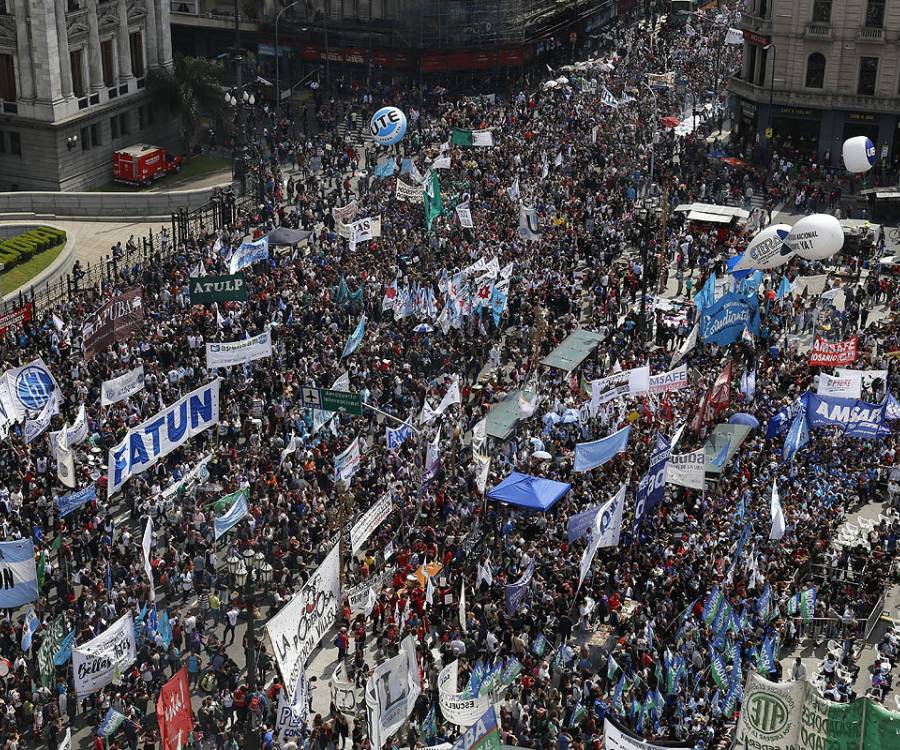 La CGT, las CTA, movimientos sociales y organismos de DDHH confirmaron que marcharán al Senado durante el tratamiento de la Ley Bases