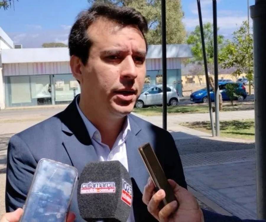 Monguillot consideró “extorsivo” el paro y generó cruces con el SOEM