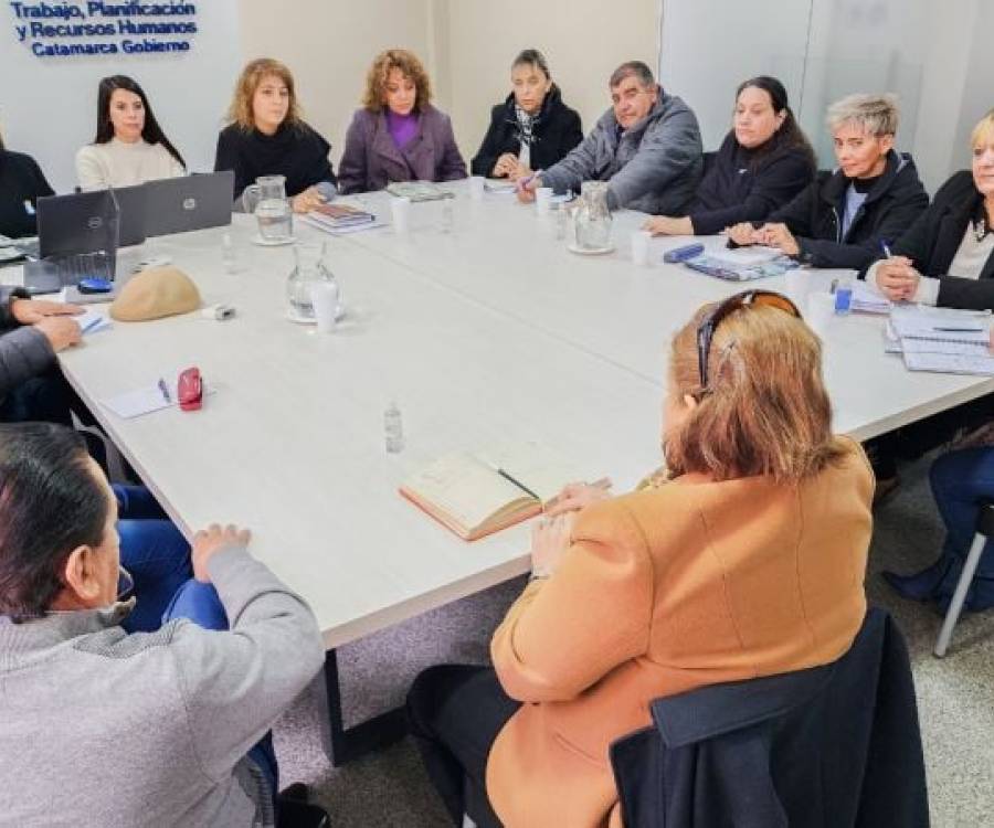 25%, bonificaciones de $30.000 y cláusula gatillo para docentes